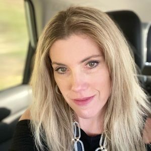 Meet your Posher, Liz